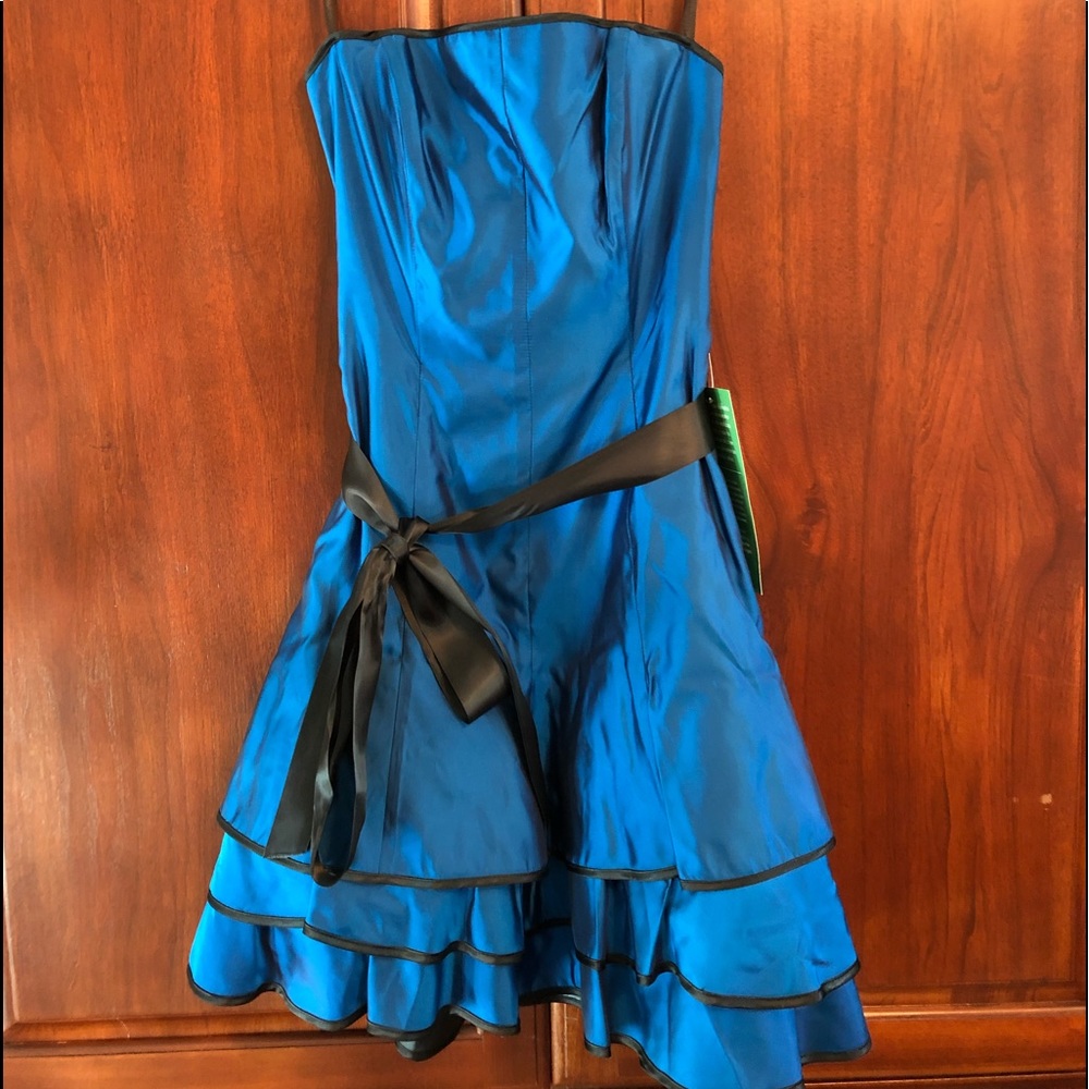 Short strapless party dress